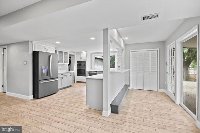 511 AVONDALE DR, Sterling, VA 20164