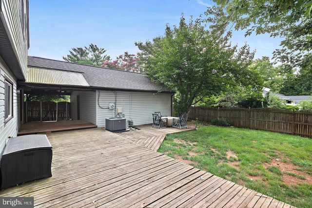 511 AVONDALE DR, Sterling, VA 20164