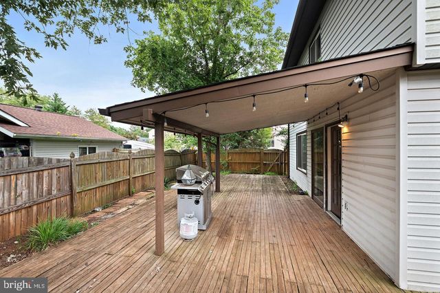 511 AVONDALE DR, Sterling, VA 20164