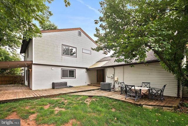 511 AVONDALE DR, Sterling, VA 20164