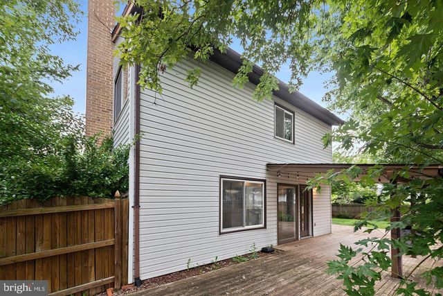 511 AVONDALE DR, Sterling, VA 20164