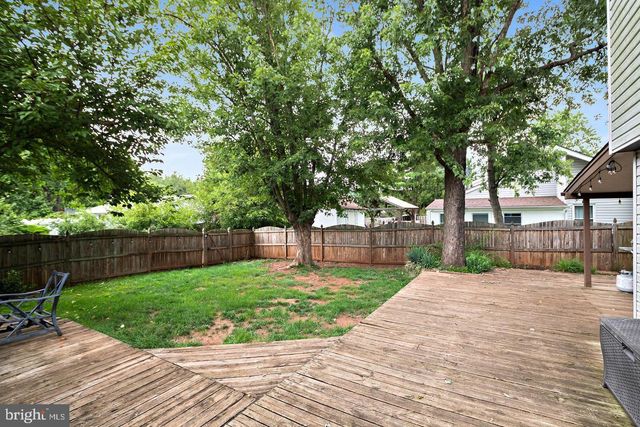 511 AVONDALE DR, Sterling, VA 20164