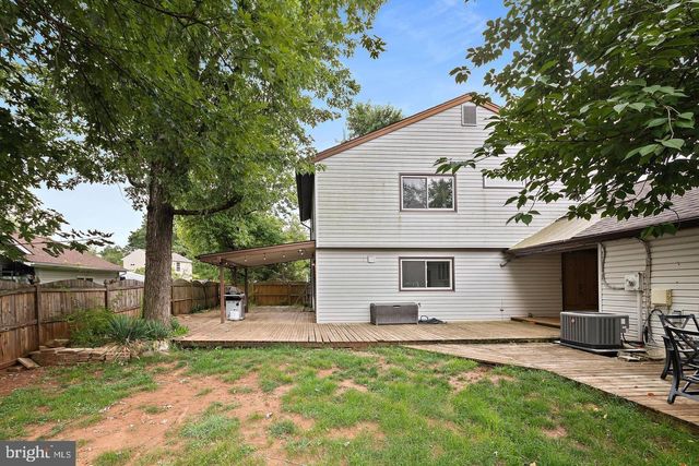 511 AVONDALE DR, Sterling, VA 20164