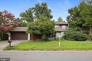 511 AVONDALE DR, Sterling, VA 20164
