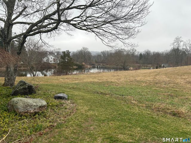 29 Heritage Village D, Southbury, CT 06488