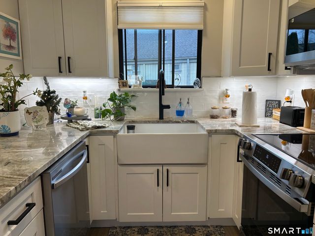 29 Heritage Village D, Southbury, CT 06488