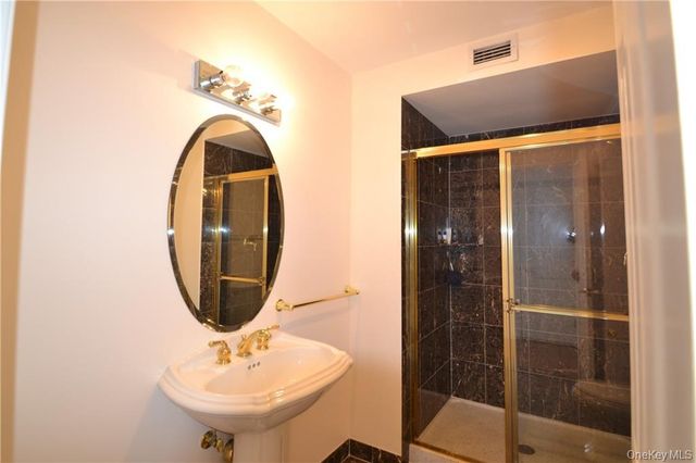 318 Harbor Cove 318, Piermont, NY 10968