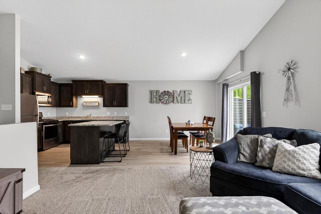 8521 Gateway Circle, Monticello, MN 55362