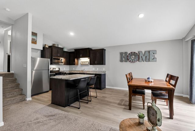 8521 Gateway Circle, Monticello, MN 55362