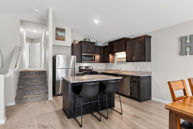 8521 Gateway Circle, Monticello, MN 55362