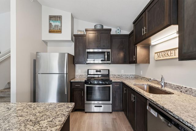 8521 Gateway Circle, Monticello, MN 55362