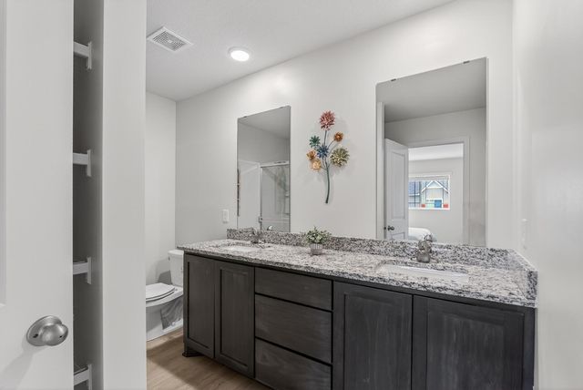 8521 Gateway Circle, Monticello, MN 55362