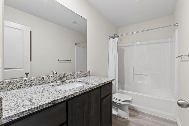 8521 Gateway Circle, Monticello, MN 55362