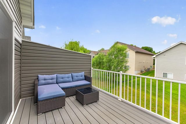 8521 Gateway Circle, Monticello, MN 55362