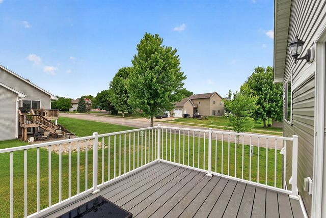 8521 Gateway Circle, Monticello, MN 55362