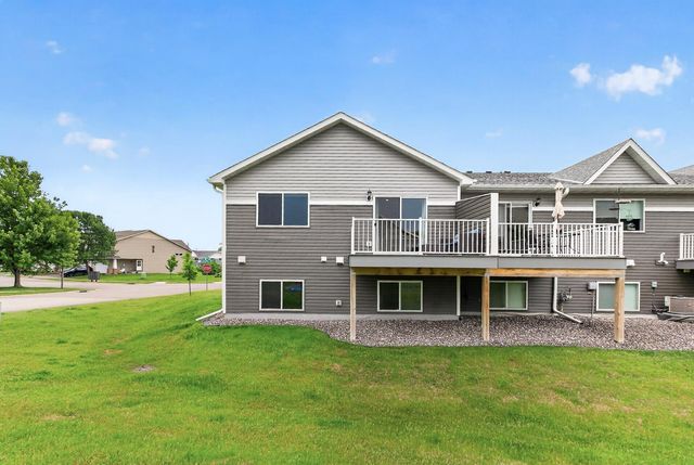 8521 Gateway Circle, Monticello, MN 55362