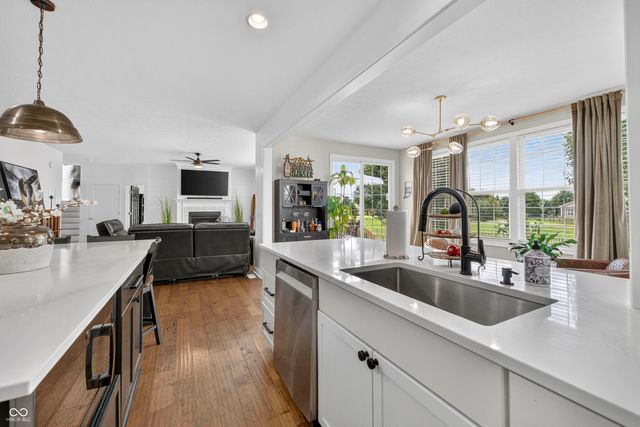 13082 Knights Way, Fishers, IN 46037
