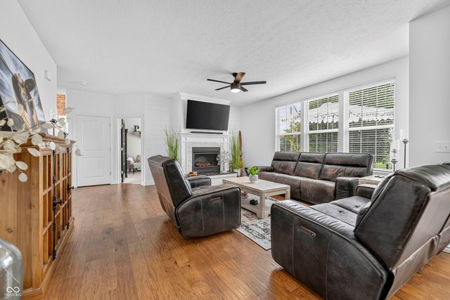 13082 Knights Way, Fishers, IN 46037