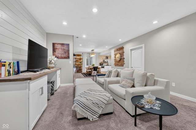 13082 Knights Way, Fishers, IN 46037