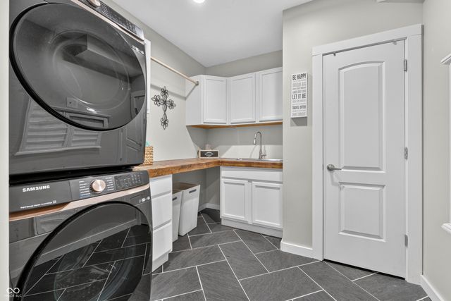 13082 Knights Way, Fishers, IN 46037