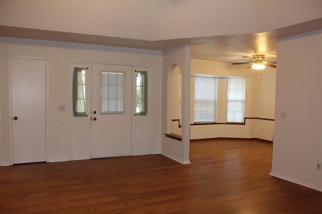 10601 Songbird Lane, Midwest City, OK 73130