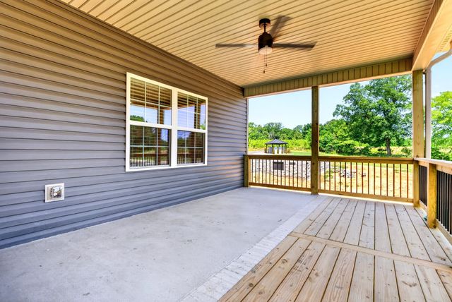 1105 Black Rock Rd, Clarksville, TN 37040