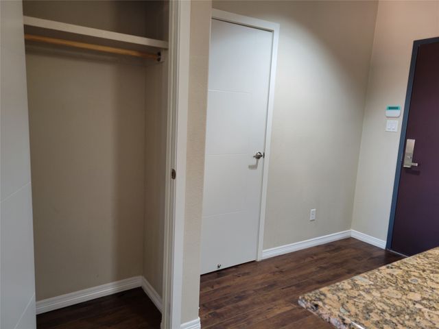 1100 Trinity Mills 2005, Carrollton, TX 75006