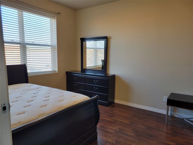 1100 Trinity Mills 2005, Carrollton, TX 75006