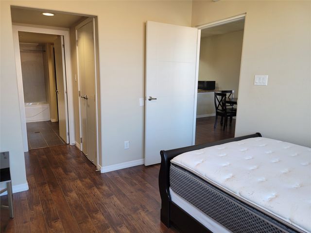 1100 Trinity Mills 2005, Carrollton, TX 75006