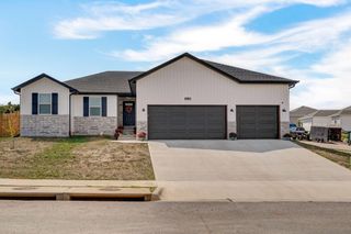2141 North Jamestown Street, Ozark, MO 65721