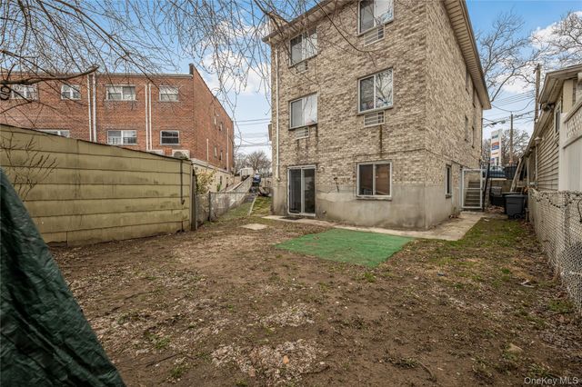 242 Prentiss Avenue, Bronx, NY 10465