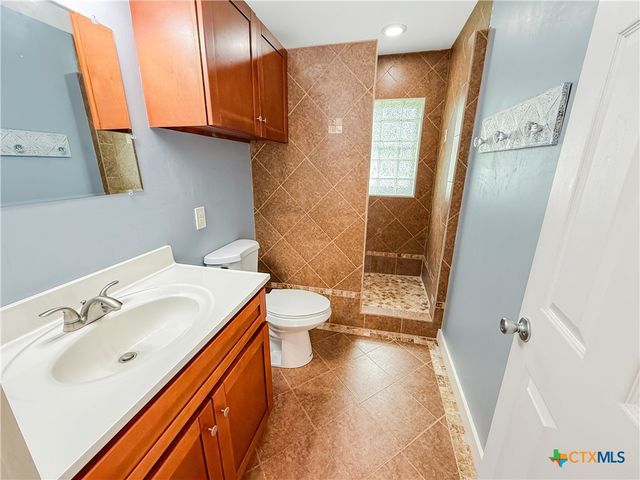 1195 W Coll Street, New Braunfels, TX 78130