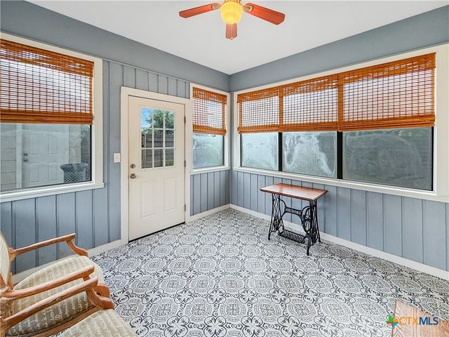 1195 W Coll Street, New Braunfels, TX 78130