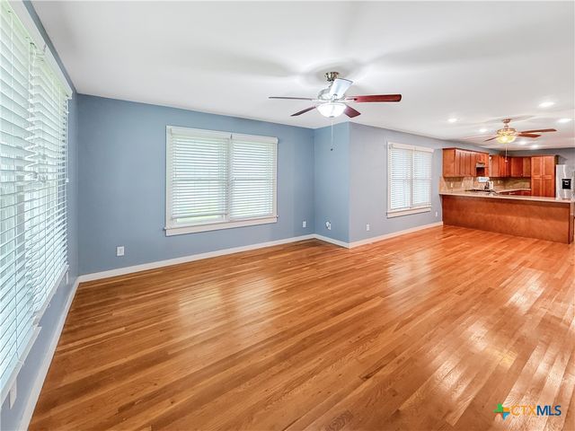 1195 W Coll Street, New Braunfels, TX 78130