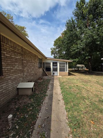 1217 S GUM Avenue, Broken Arrow, OK 74012