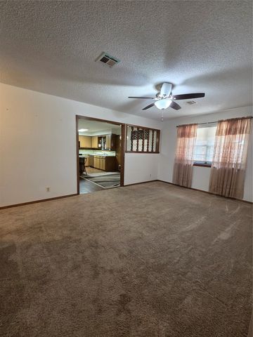 1217 S GUM Avenue, Broken Arrow, OK 74012