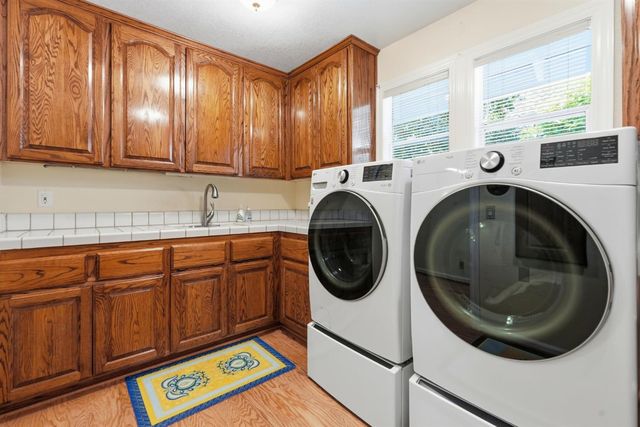 4339 Hale Ranch Ln, Fair Oaks, CA 95628