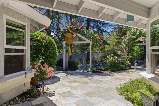 4339 Hale Ranch Ln, Fair Oaks, CA 95628