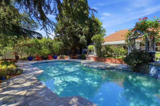 4339 Hale Ranch Ln, Fair Oaks, CA 95628