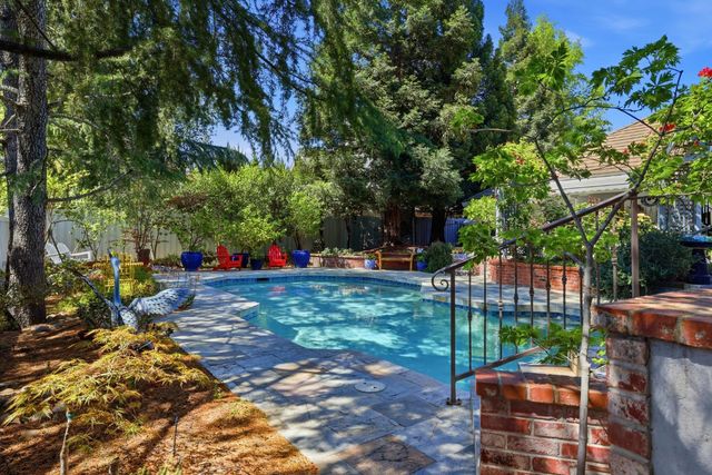 4339 Hale Ranch Ln, Fair Oaks, CA 95628