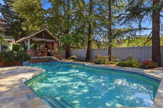 4339 Hale Ranch Ln, Fair Oaks, CA 95628