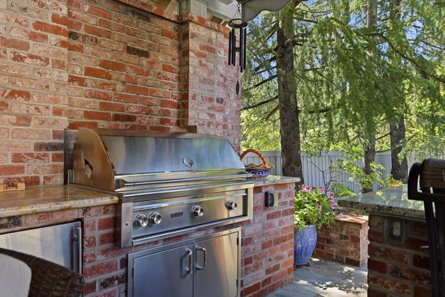 4339 Hale Ranch Ln, Fair Oaks, CA 95628