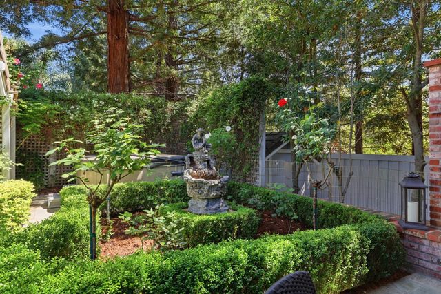 4339 Hale Ranch Ln, Fair Oaks, CA 95628
