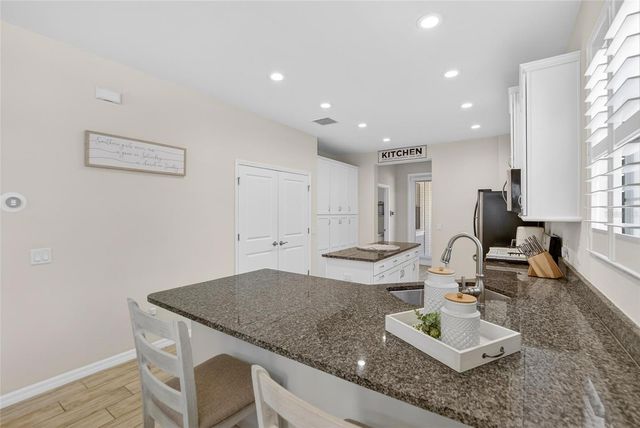 5601 KINGSLEY CORNER WAY, Lithia, FL 33547