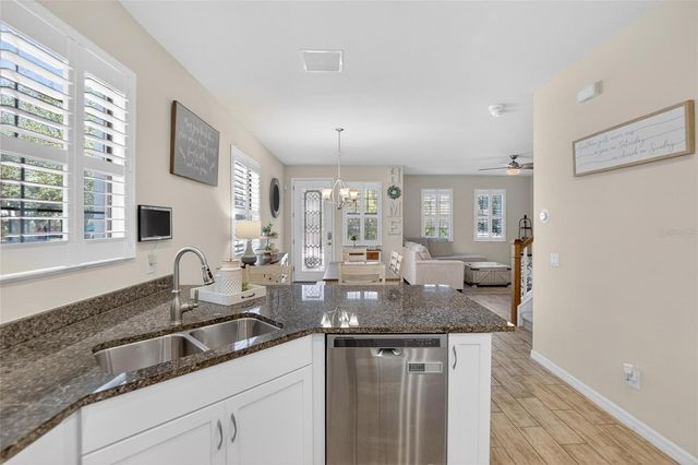 5601 KINGSLEY CORNER WAY, Lithia, FL 33547