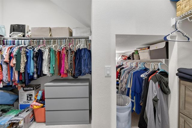 5601 KINGSLEY CORNER WAY, Lithia, FL 33547