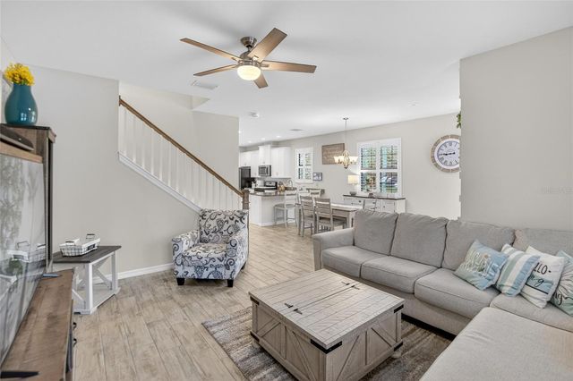 5601 KINGSLEY CORNER WAY, Lithia, FL 33547