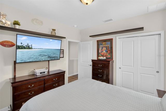 5601 KINGSLEY CORNER WAY, Lithia, FL 33547