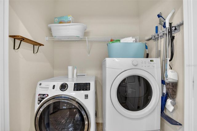 5601 KINGSLEY CORNER WAY, Lithia, FL 33547