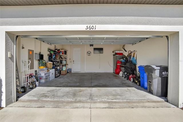 5601 KINGSLEY CORNER WAY, Lithia, FL 33547